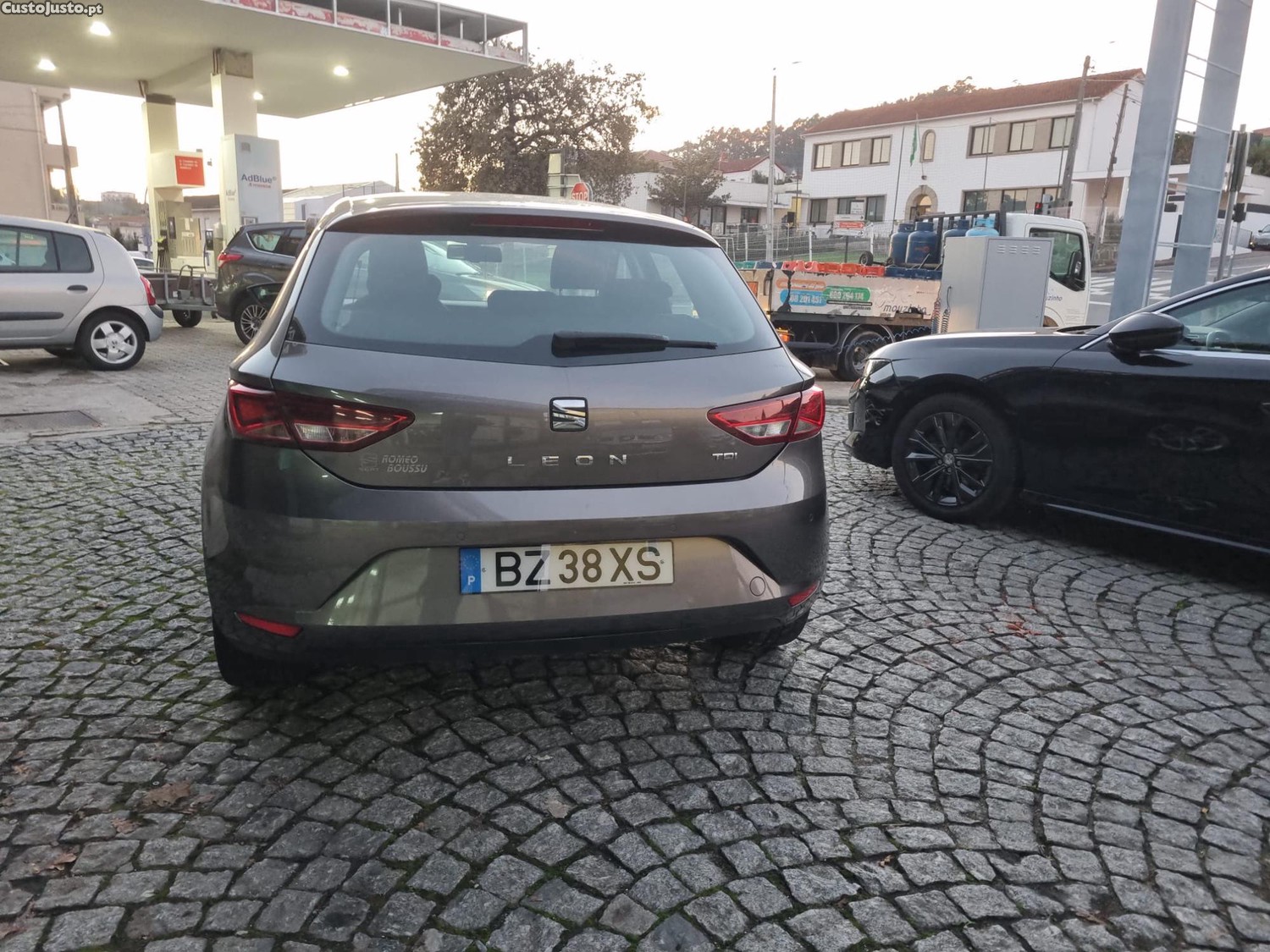 SEAT Leon 1.6 TDI muito novo — fotografia 8