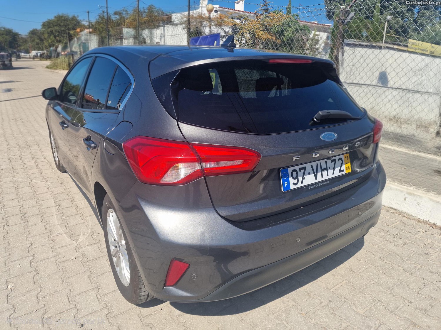Ford Focus 1.5 TDci Eco Blue — fotografia 7