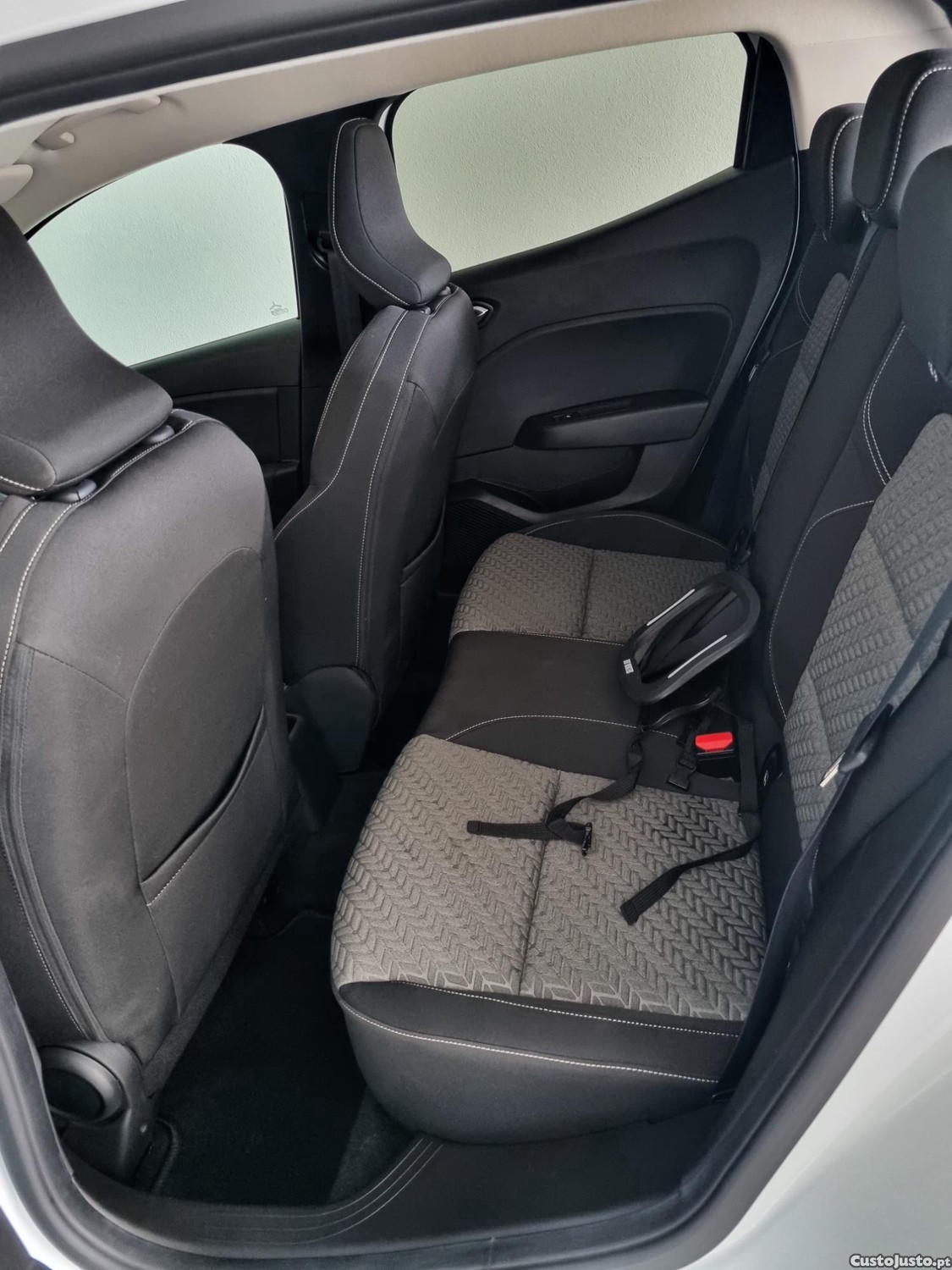 Renault Clio 1.0 TCe Evolution — fotografia 3