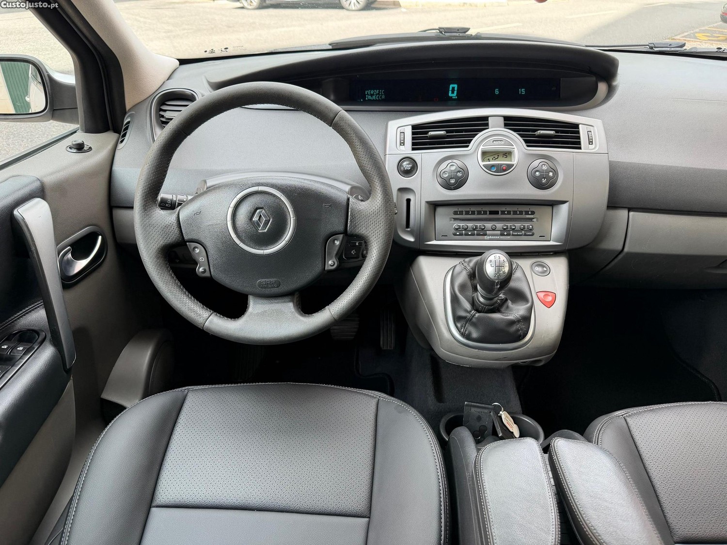 Renault Scénic 1.5 dCi Dynamique Luxe — fotografia 16