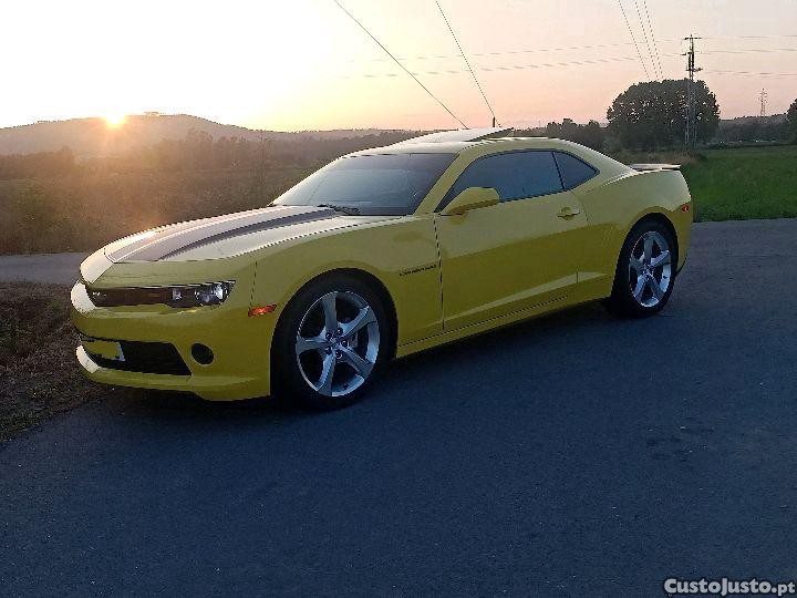 Chevrolet Camaro bumblebee — fotografia 2