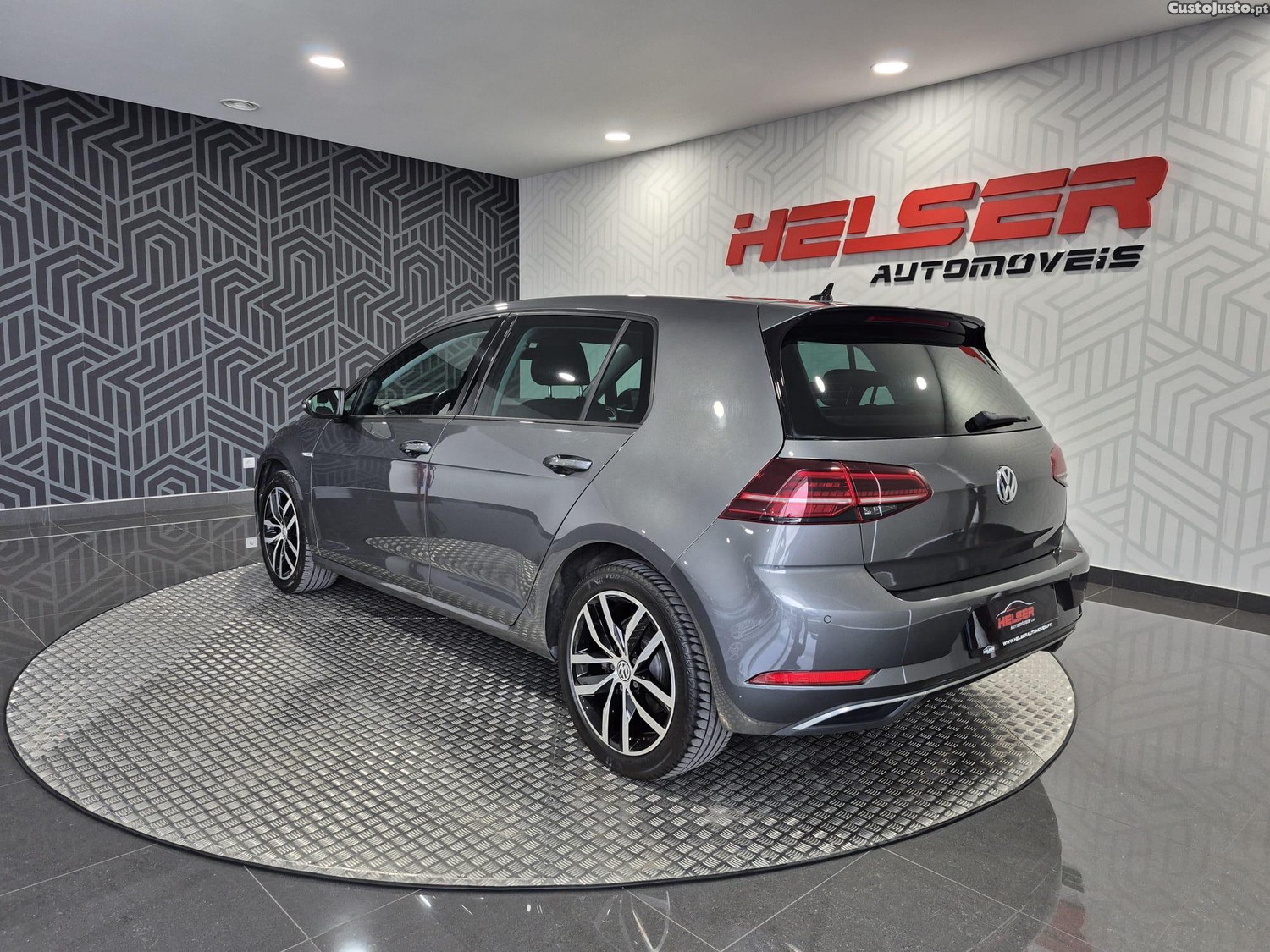 Volkswagen Golf e- AC/DC — fotografia 8