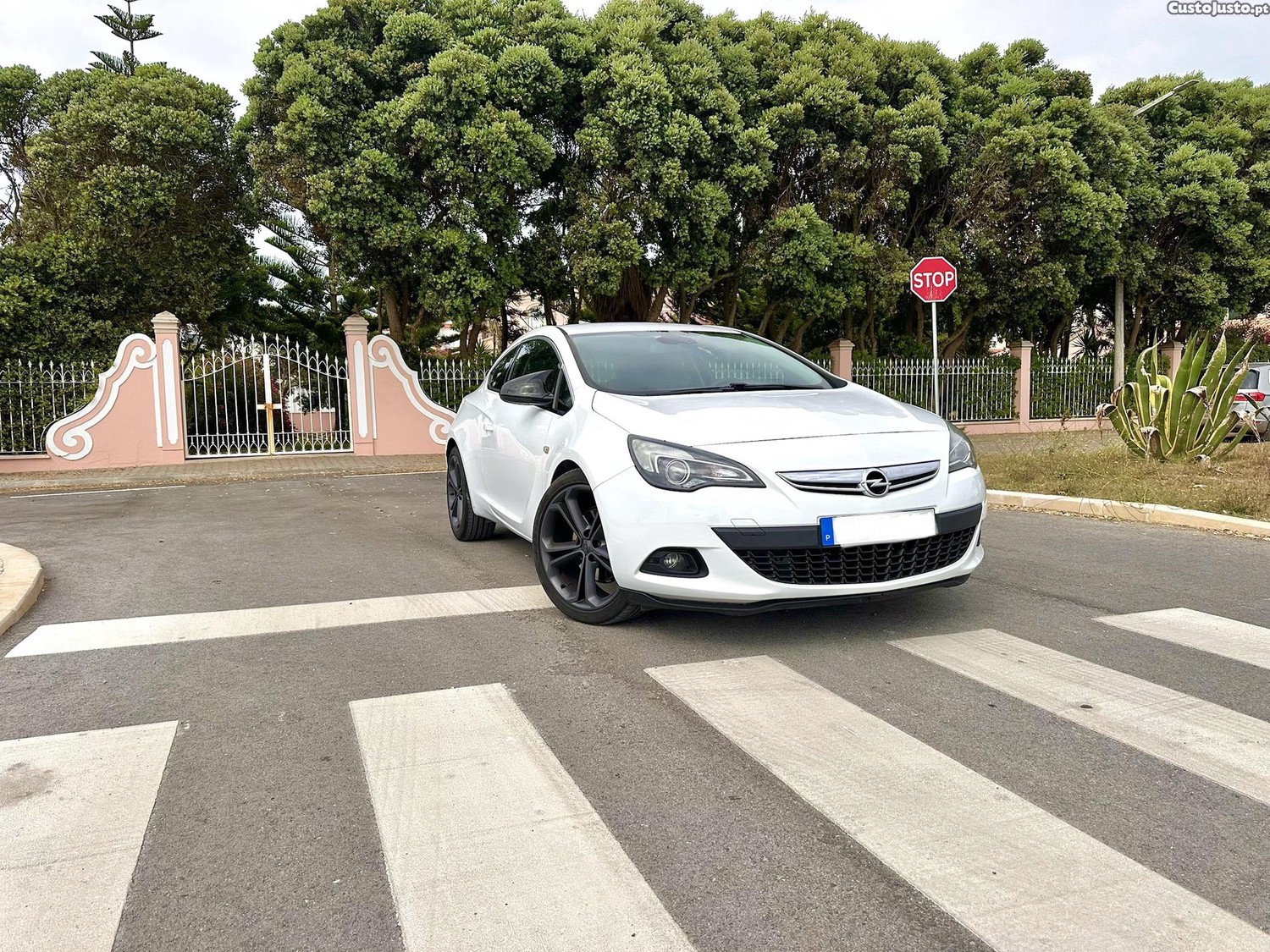 Opel Astra GTC — fotografia 8