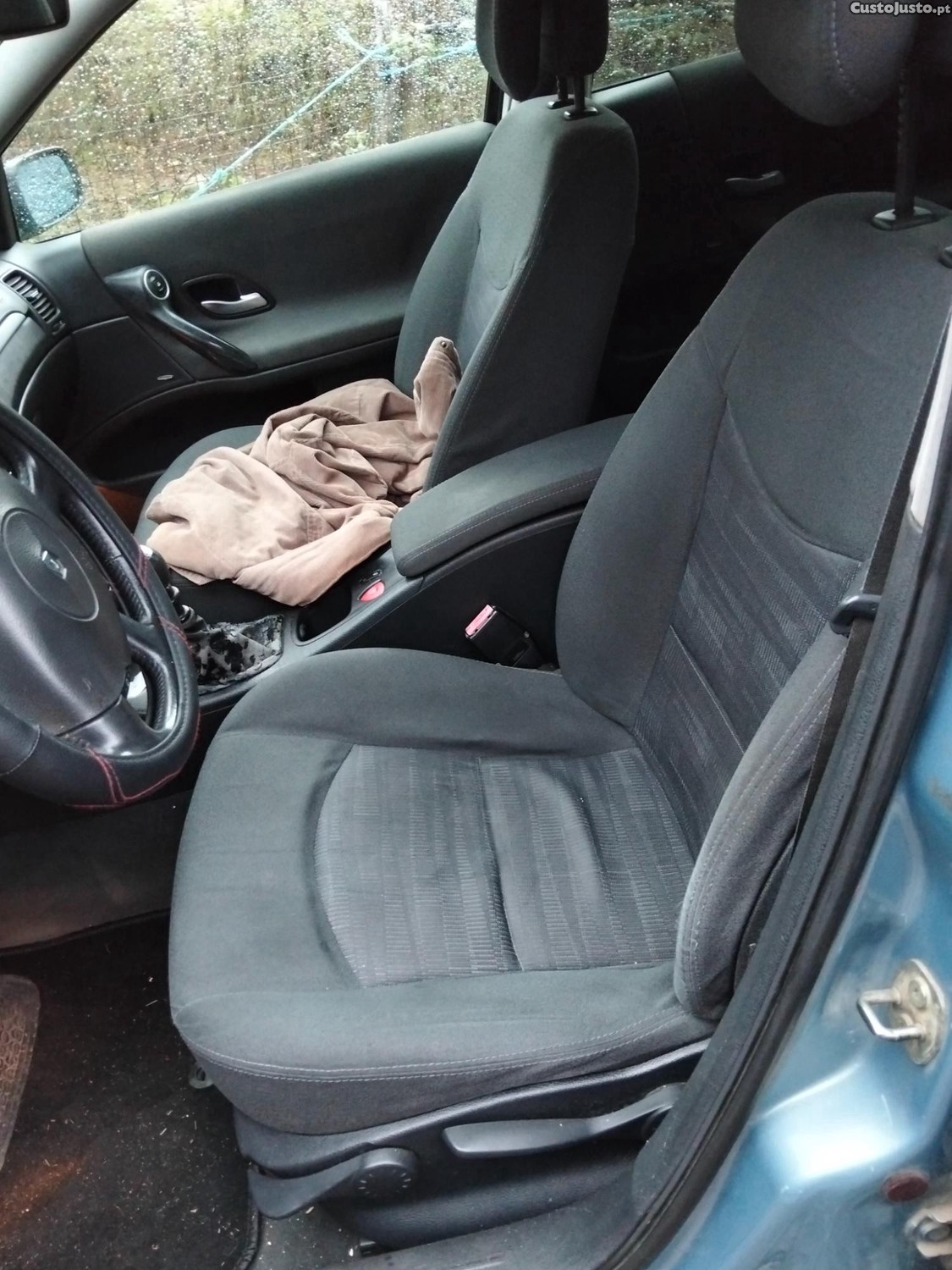Renault Laguna 1900 — fotografia 4