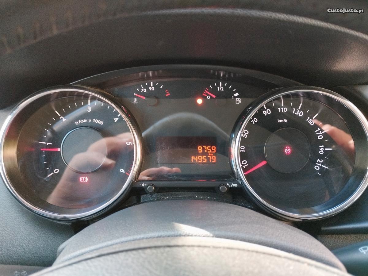 Peugeot 3008 1.6 e-HDI — photo 5