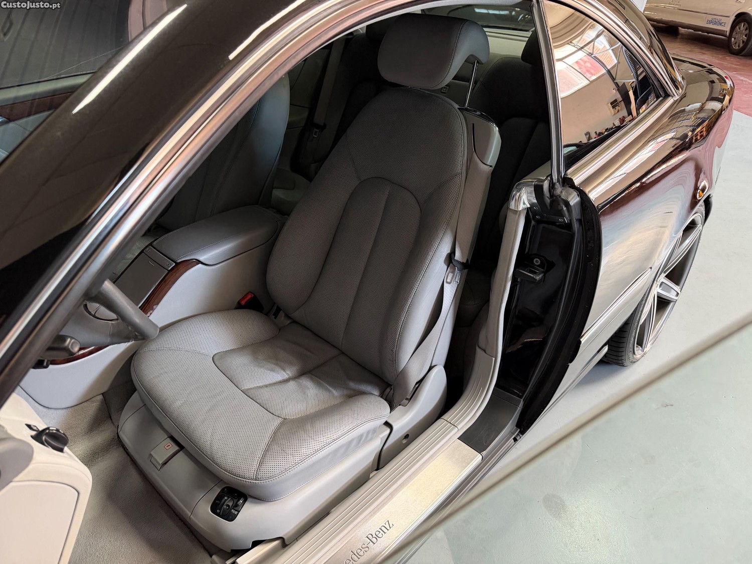 Mercedes-Benz Classe CL . — fotografia 7