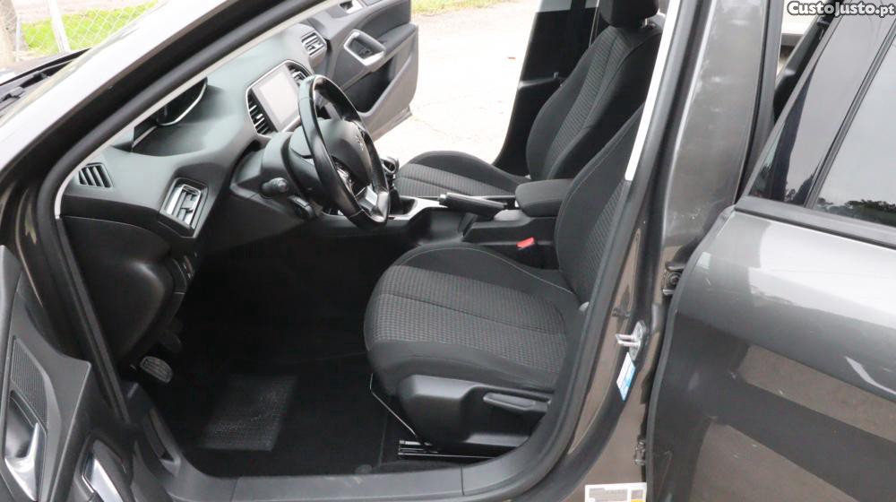Peugeot 308 1.5 BlueHDi Style — fotografia 16