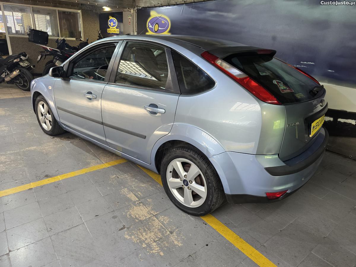 Ford Focus 1.6 TDCI — fotografia 10