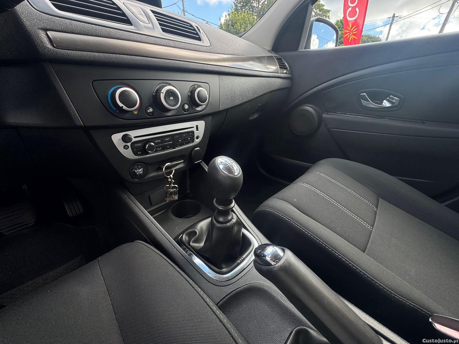 Renault Mégane Sport Tourer 1.5 dCi Confort — fotografia 4