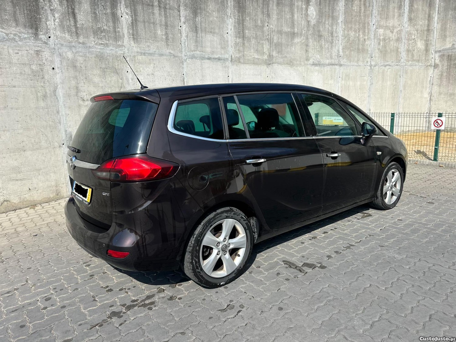 Opel Zafira 20 CDTI 7 lugares — fotografia 2