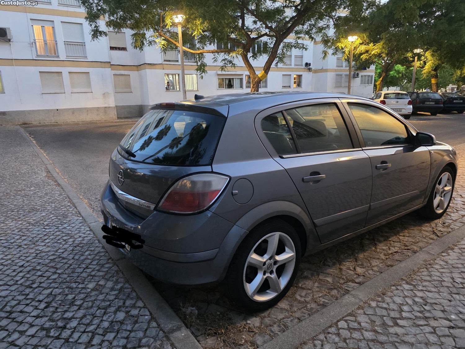 Opel Astra 1.9 cdi 150 cv — fotografia 4