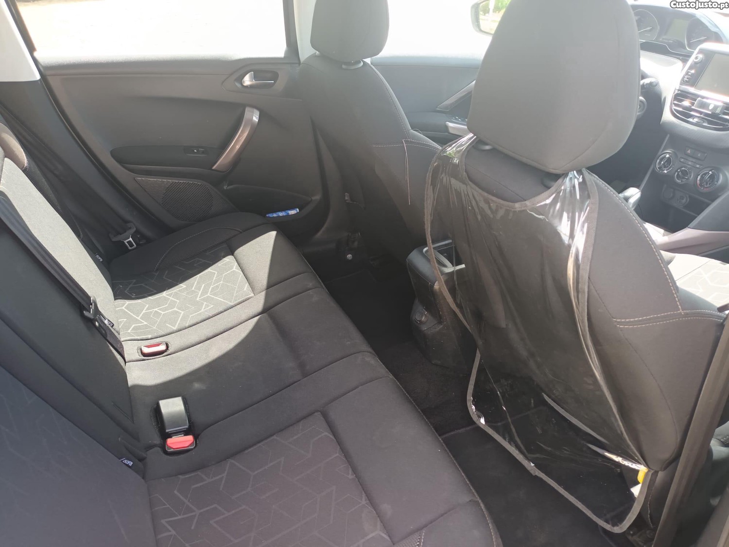 Peugeot 2008 Blue HDi Style — fotografia 4