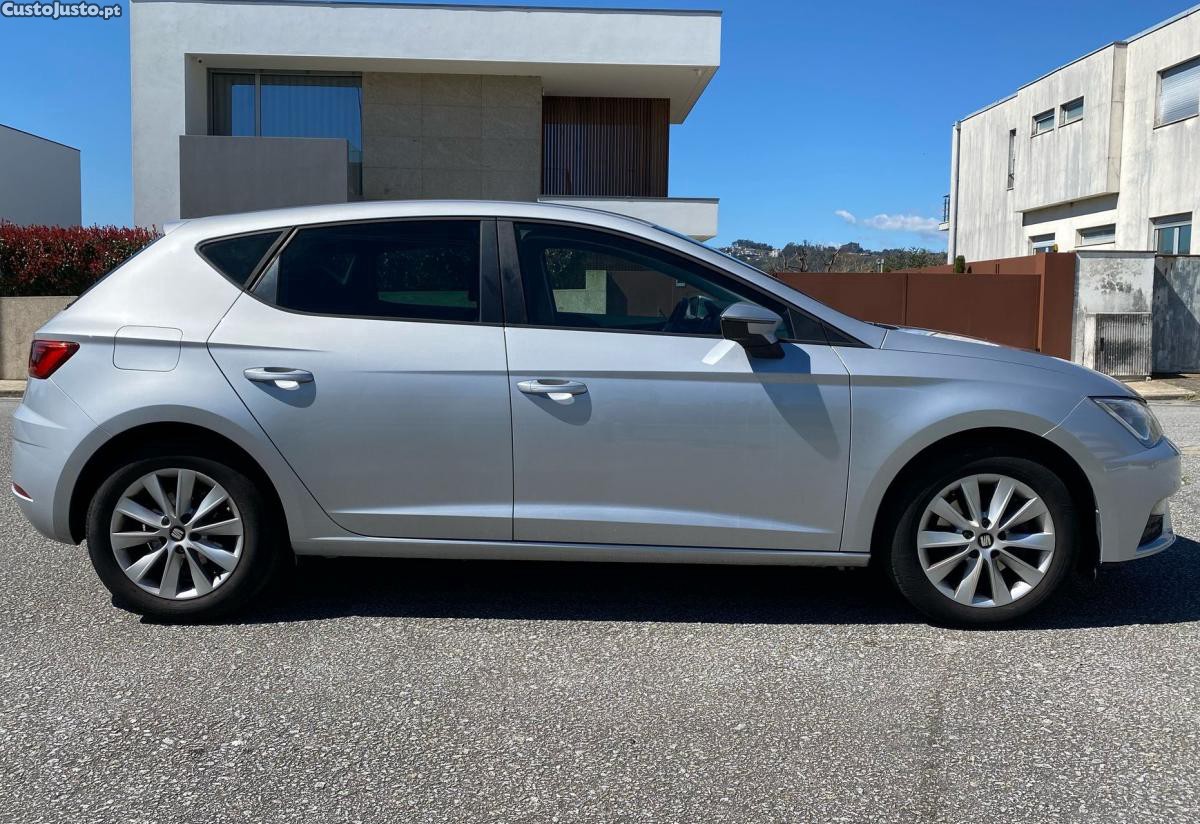 SEAT Leon 1.6 TDI 116 CV Style Pele Alcantara 2017 Nacional — fotografia 6