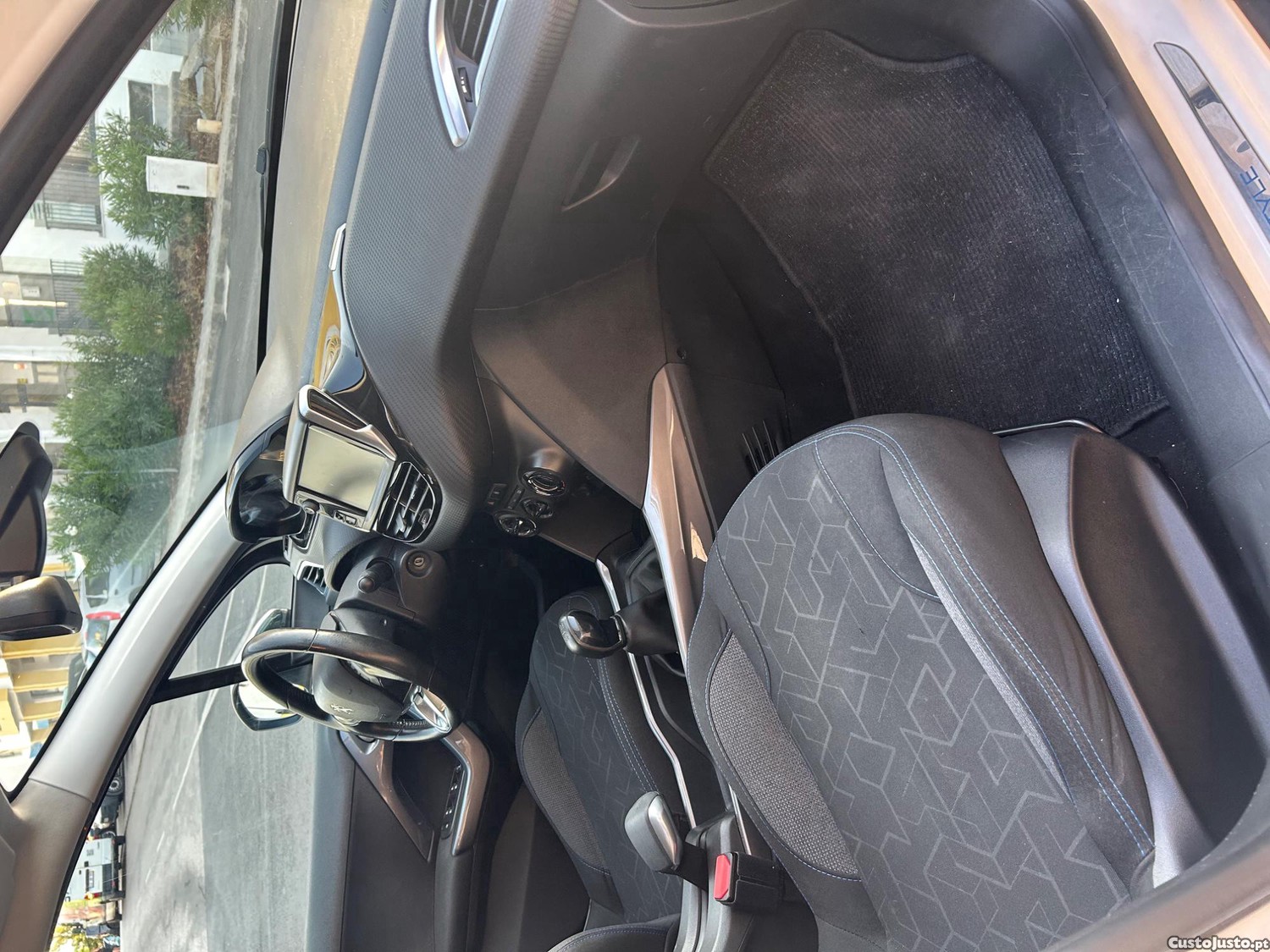 Peugeot 2008 1.6 HDI — fotografia 6