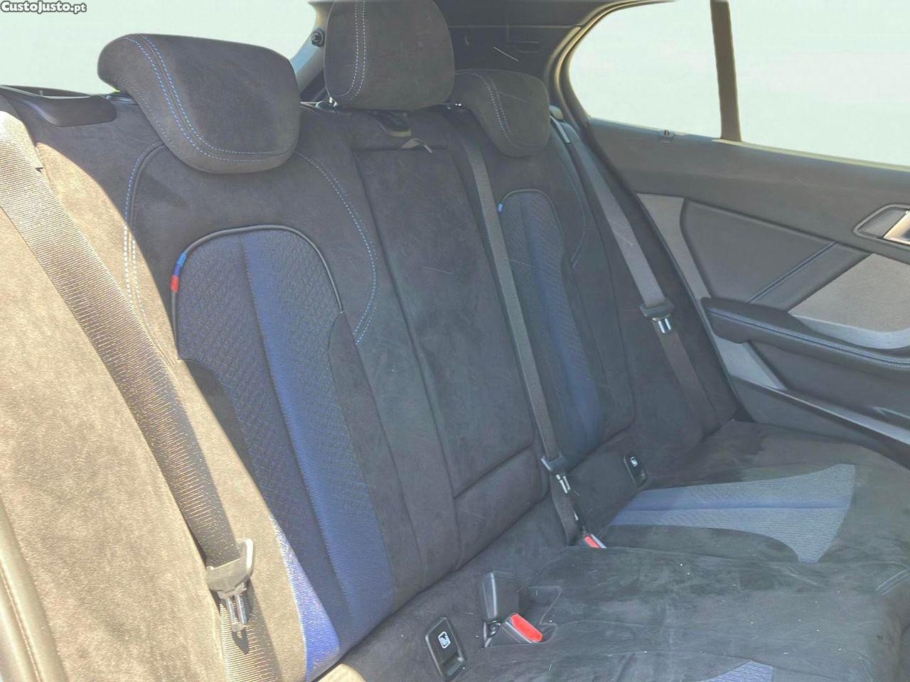 BMW 118 i Pack Desportivo M Auto — fotografia 5