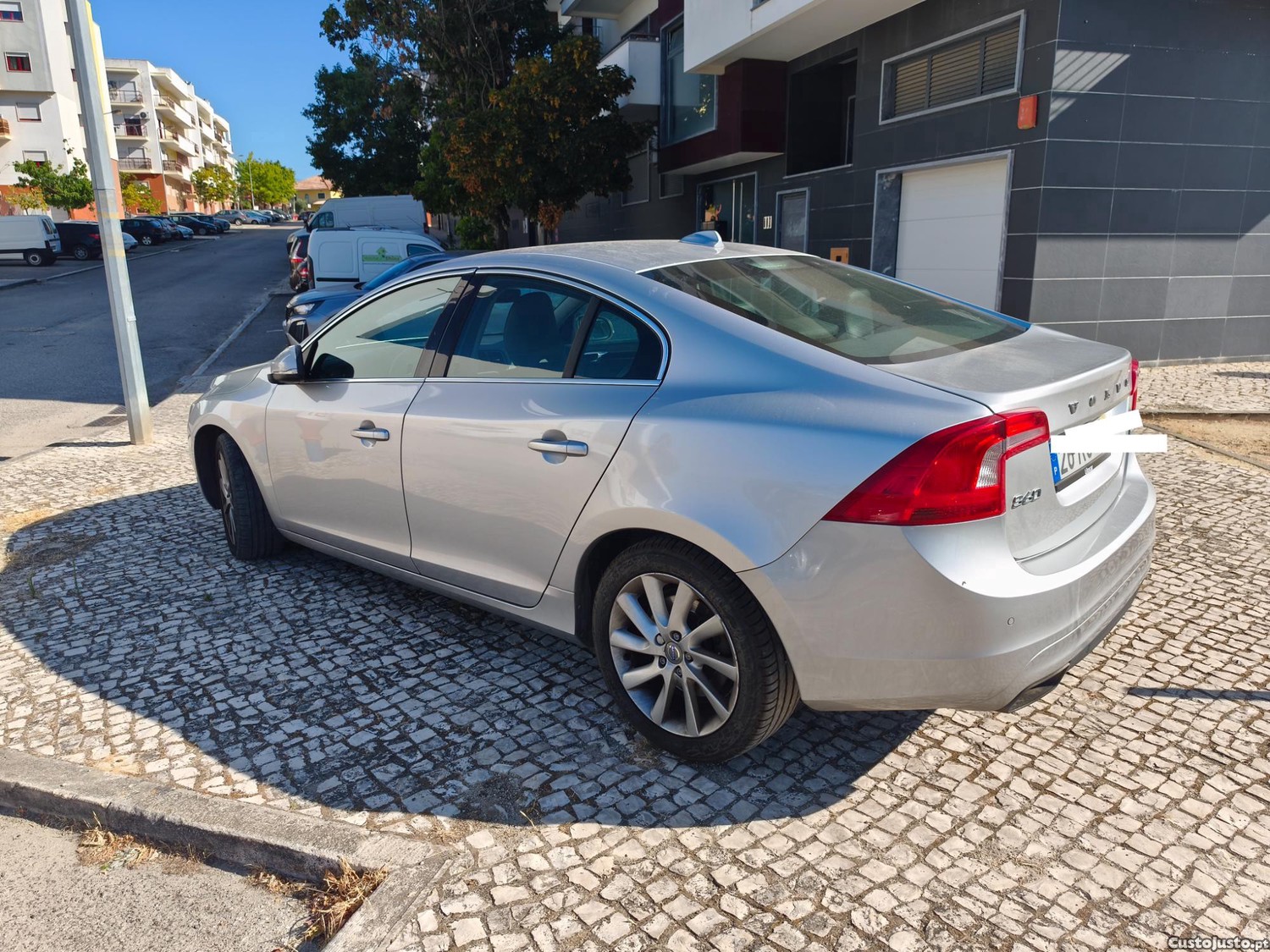 Volvo S60 D4 — photo 4