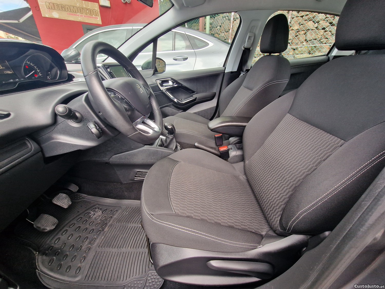 Peugeot 208 1.5 HDI STYLE 100CV — fotografia 18