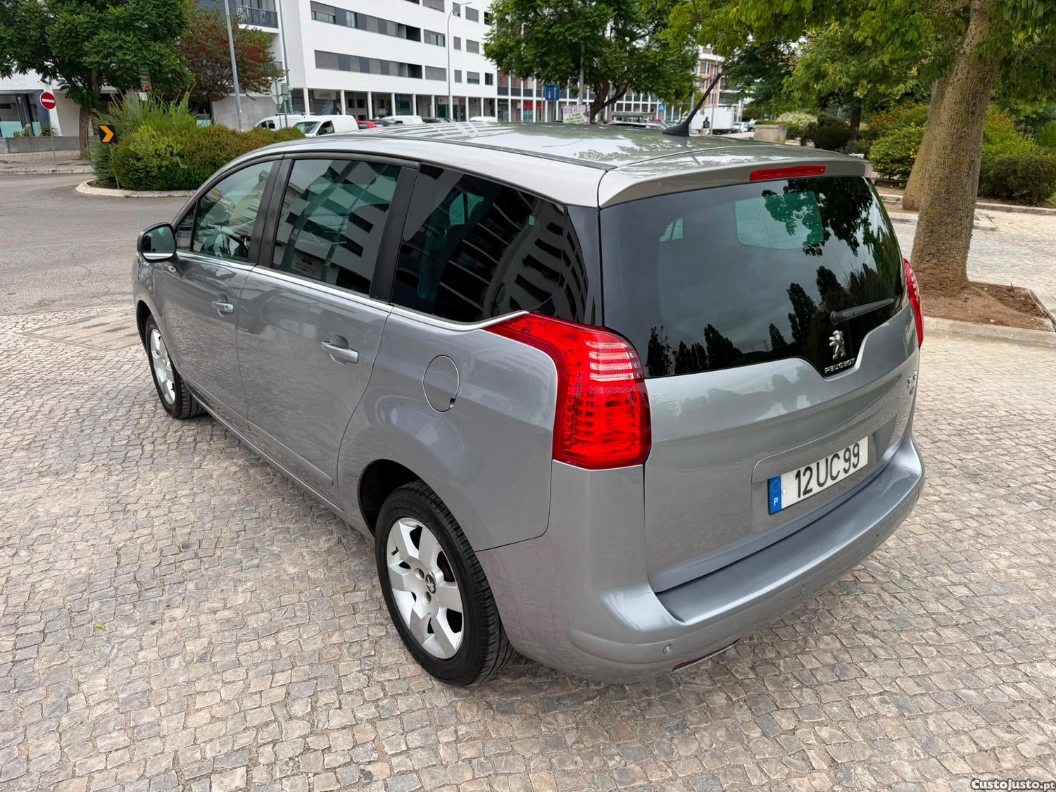 Peugeot 5008 1.6 hdi active pack business — fotografia 4