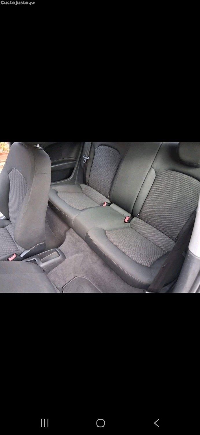Audi A1 1.6tdi sport — fotografia 4