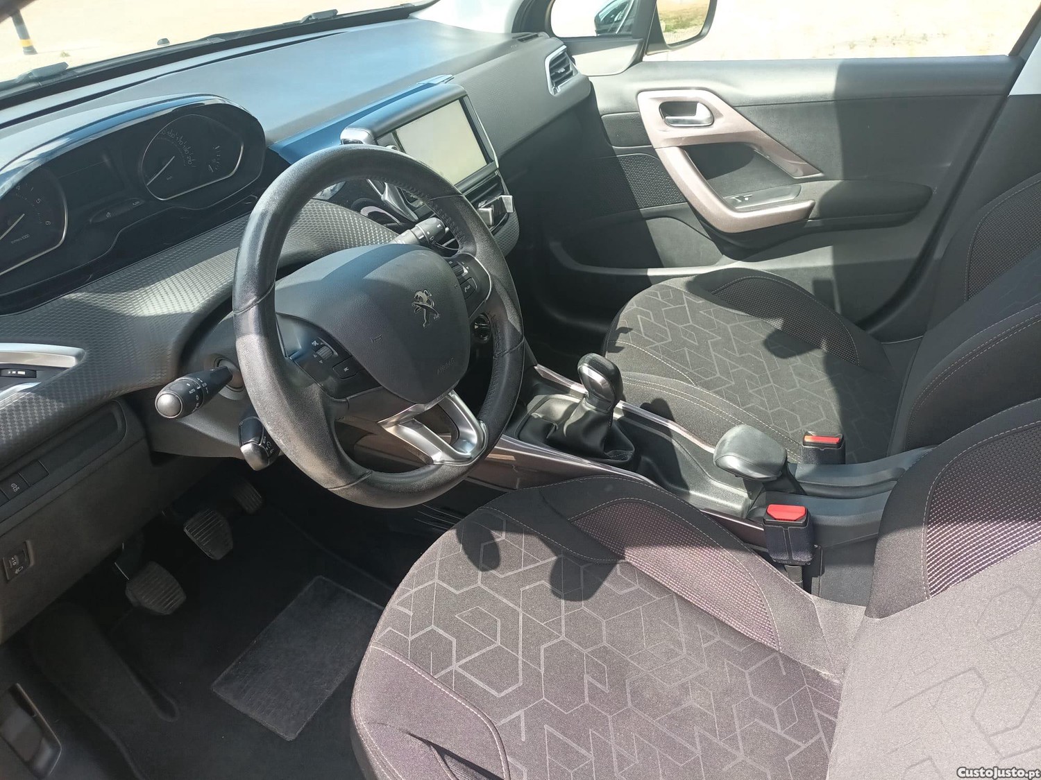 Peugeot 2008 Blue HDi Style — fotografia 2