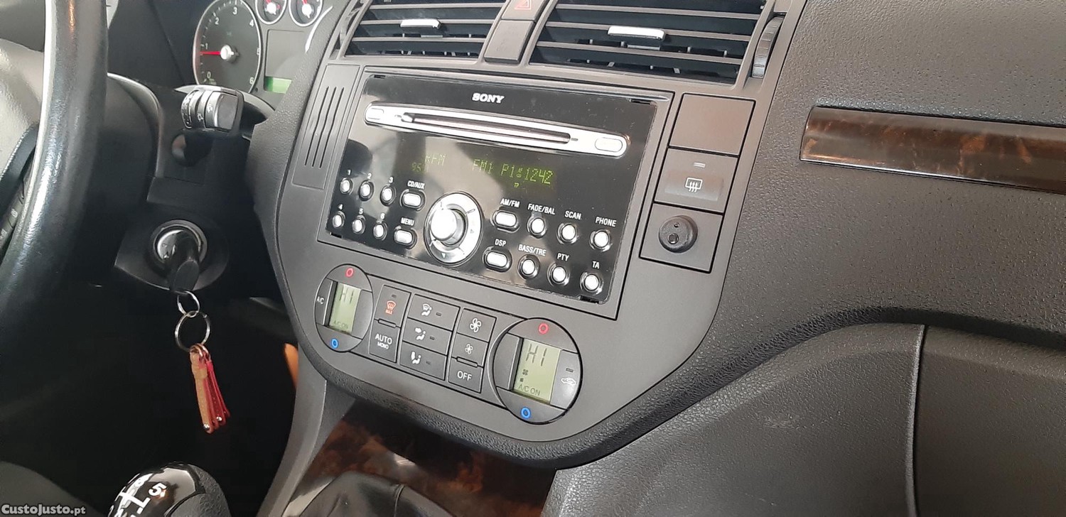 Ford C-Max Ghia 1.6 TDCI 110 CV — fotografia 6