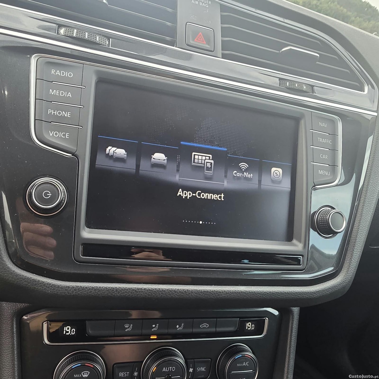 Volkswagen Tiguan 2.0 TDi Sport BlueMotion — fotografia 2