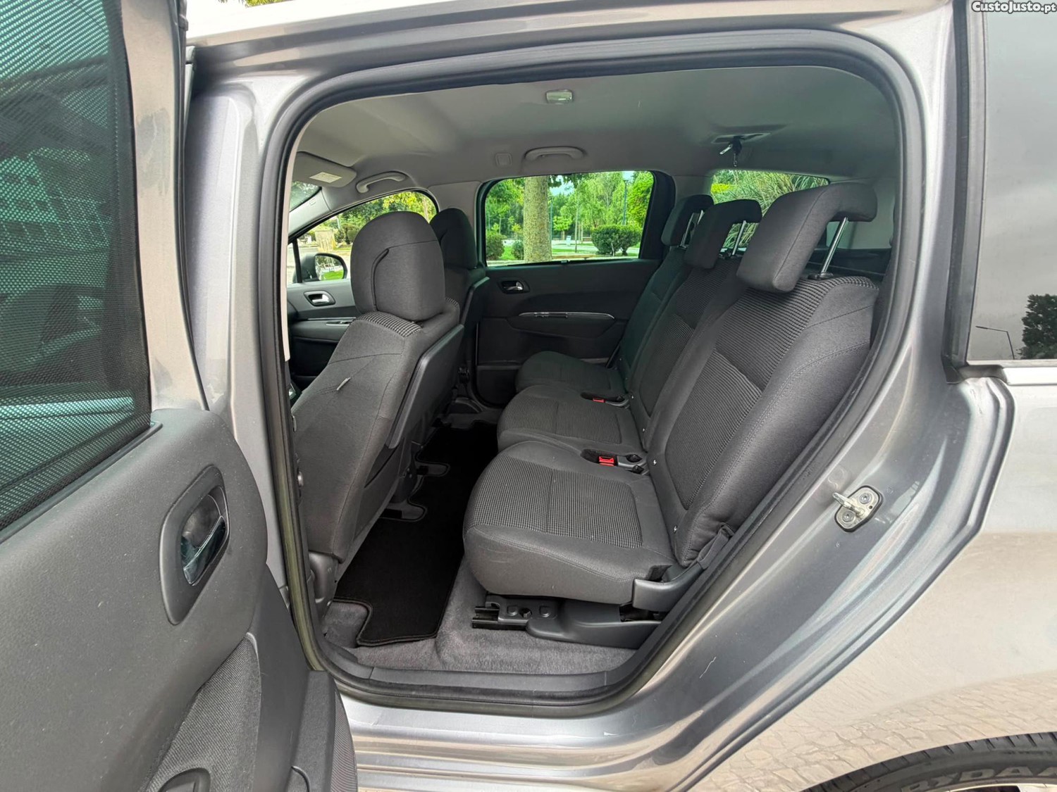 Peugeot 5008 1.6 hdi active pack business — fotografia 3
