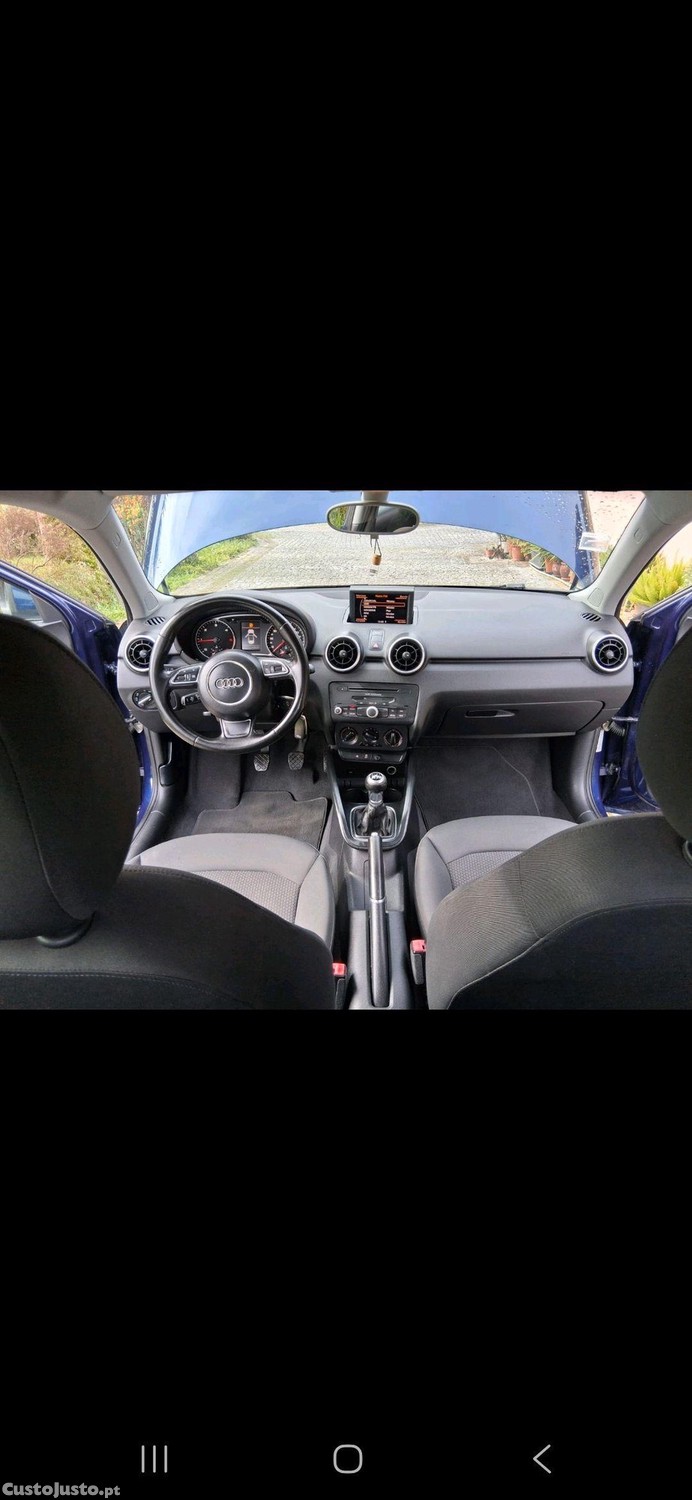 Audi A1 1.6tdi sport — fotografia 3