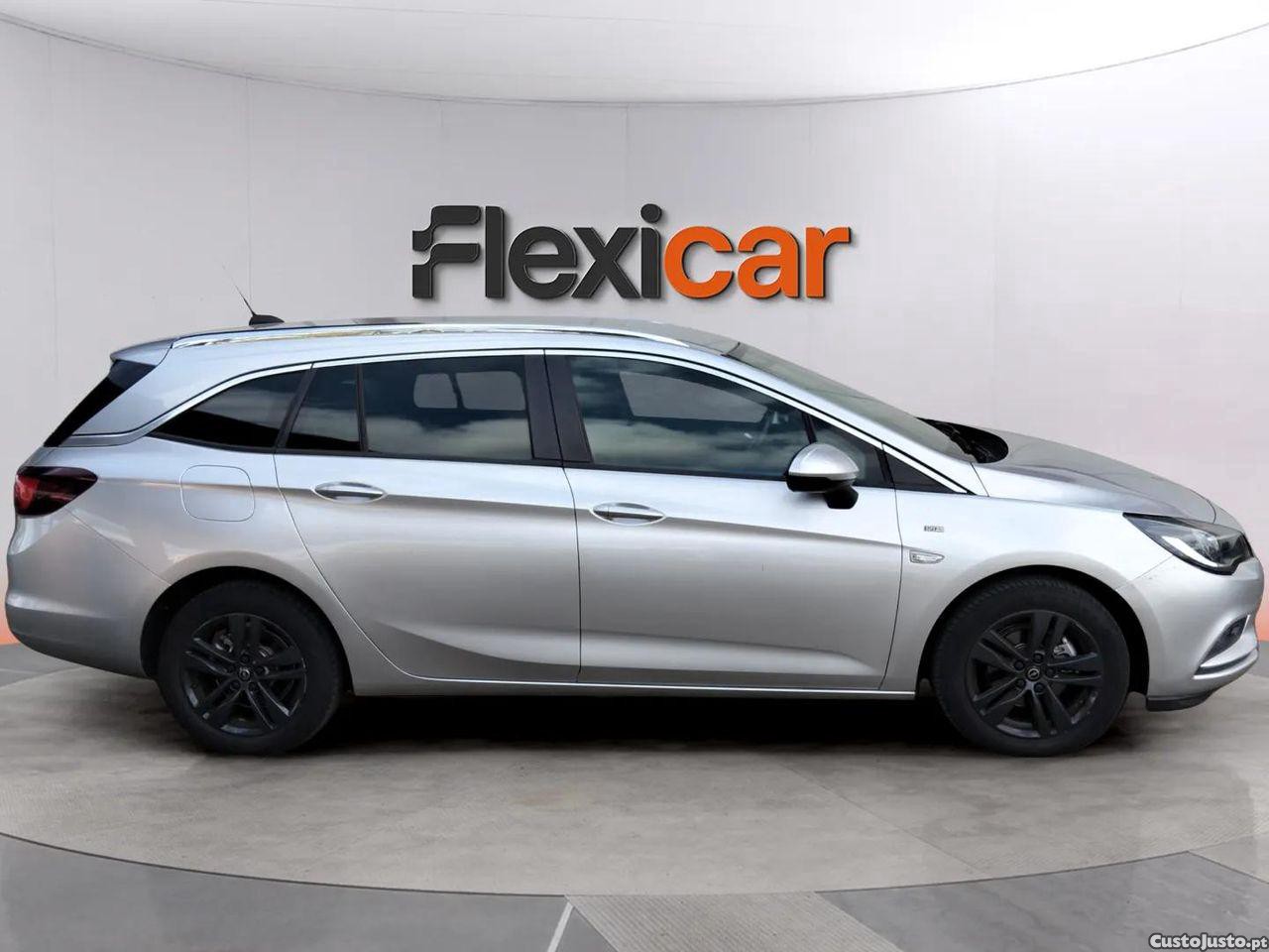 Opel Astra Sports Tourer 1.0 Dynamic Sport S/S — fotografia 15