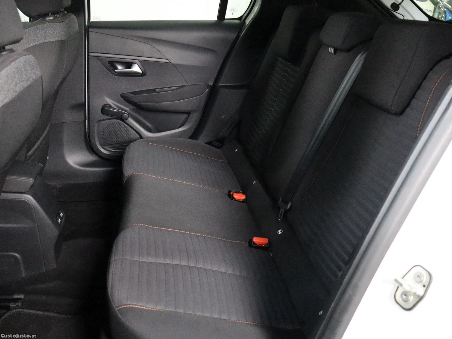 Peugeot 208 50 kWh Active — fotografia 17