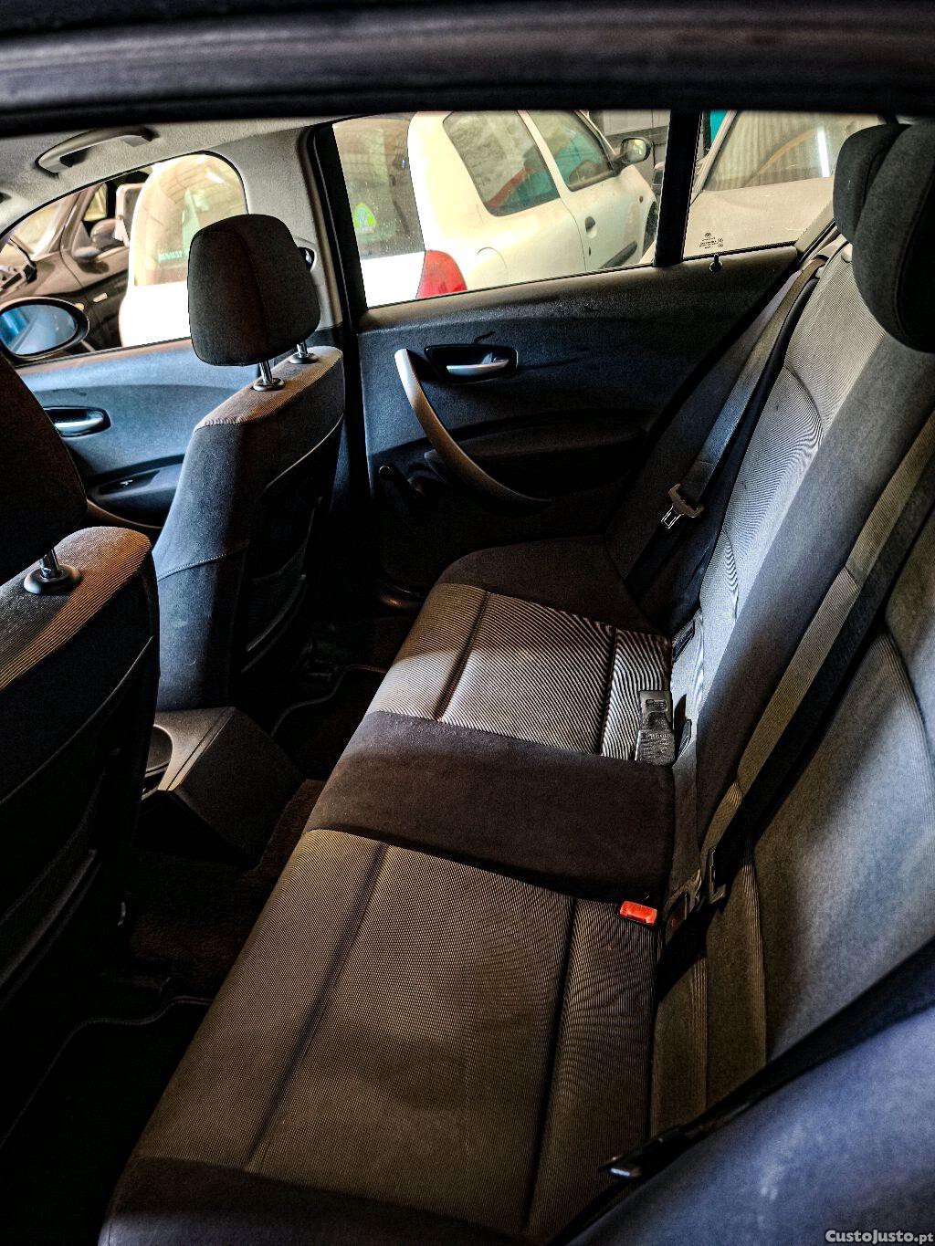 BMW 116 i — fotografia 6