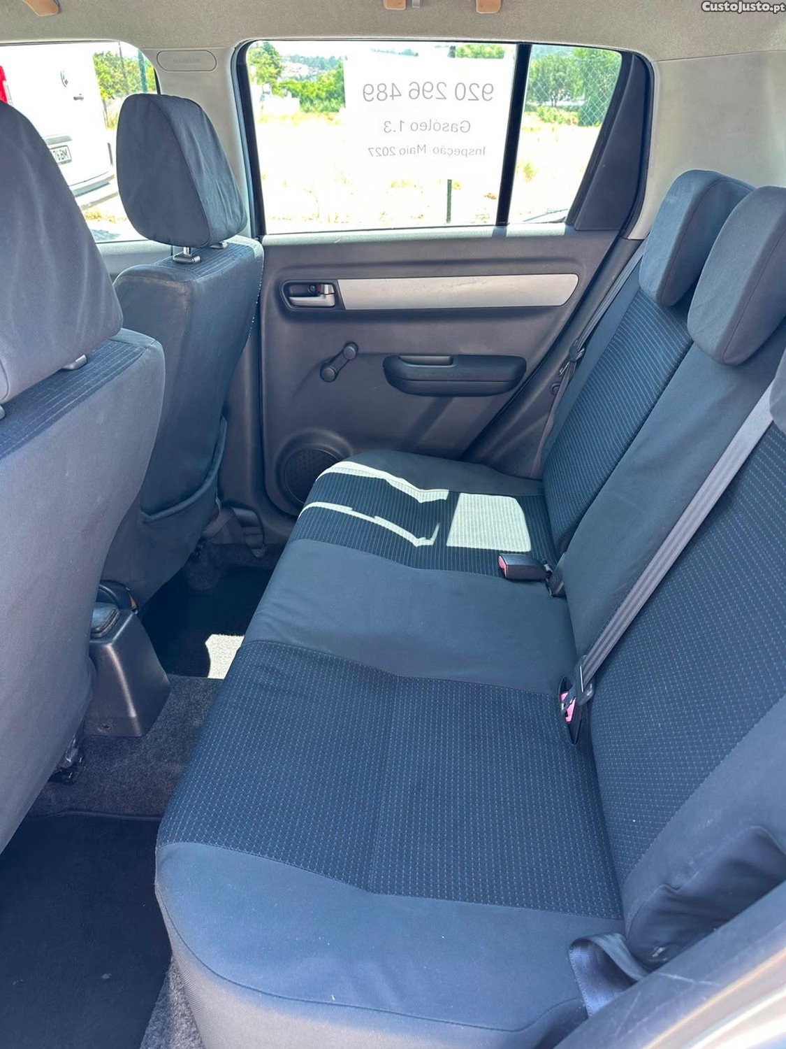 Suzuki Swift Diesel 1.3 — fotografia 6