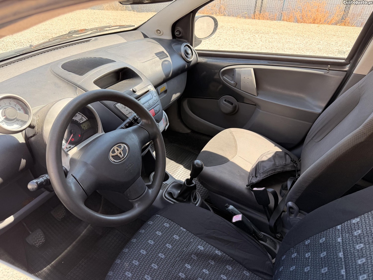 Toyota Aygo AYGo1.0 Sport — fotografia 7