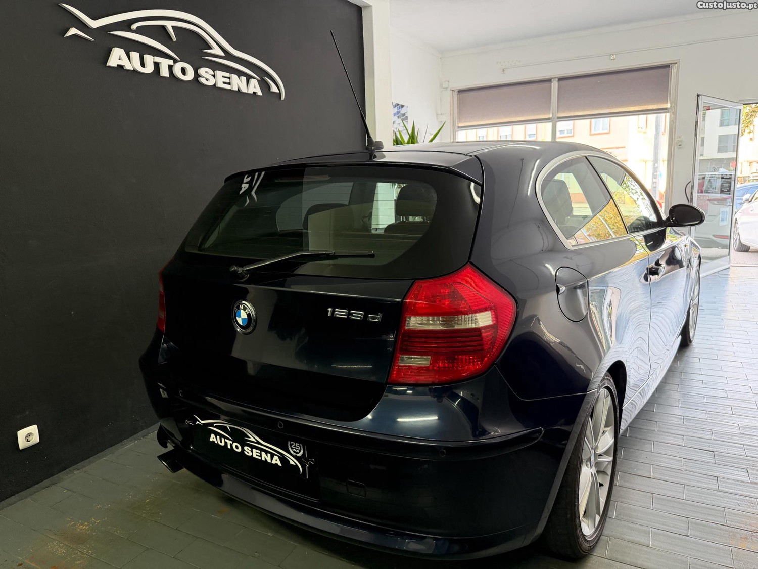 BMW 123 D — fotografia 10