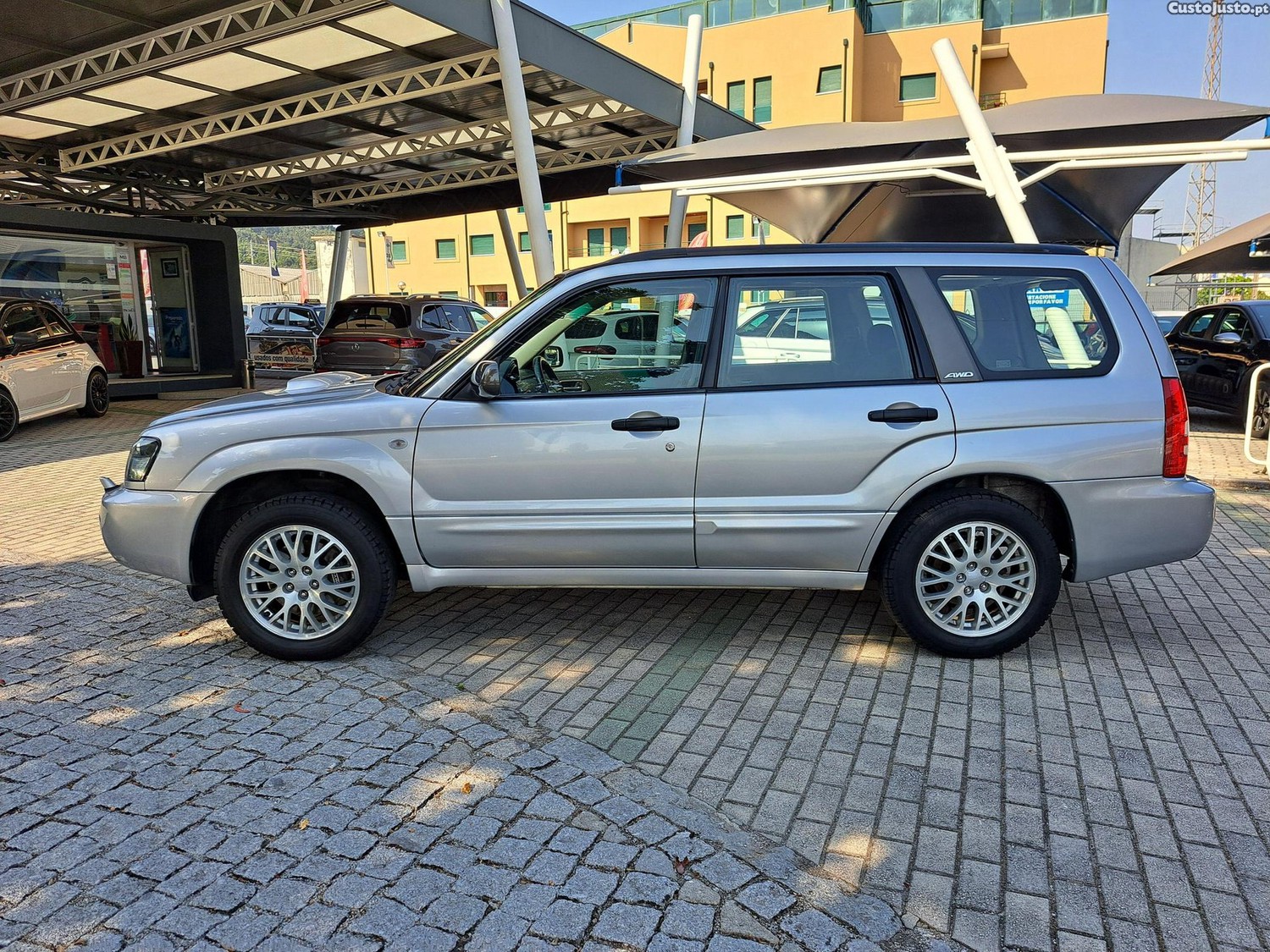 Subaru Forester 2.0 T XT — fotografia 21