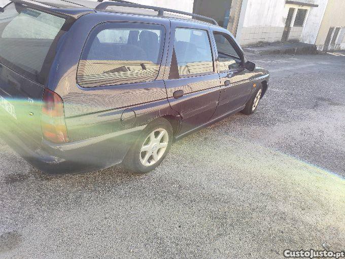 Ford Escort 1 8 tdi — fotografia 3