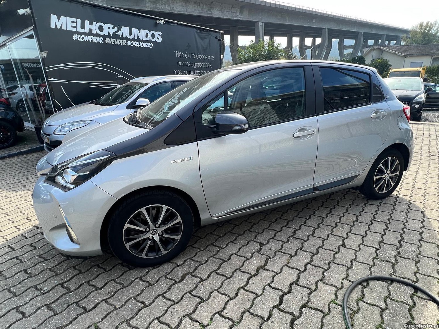 Toyota Yaris 1.5 HSD 20 Anos - 19 foto 2
