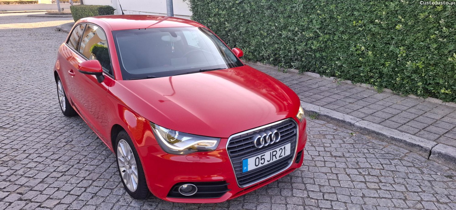 Audi A1 - 1.6 TDI 105CV AC CARREGADO — fotografia 4