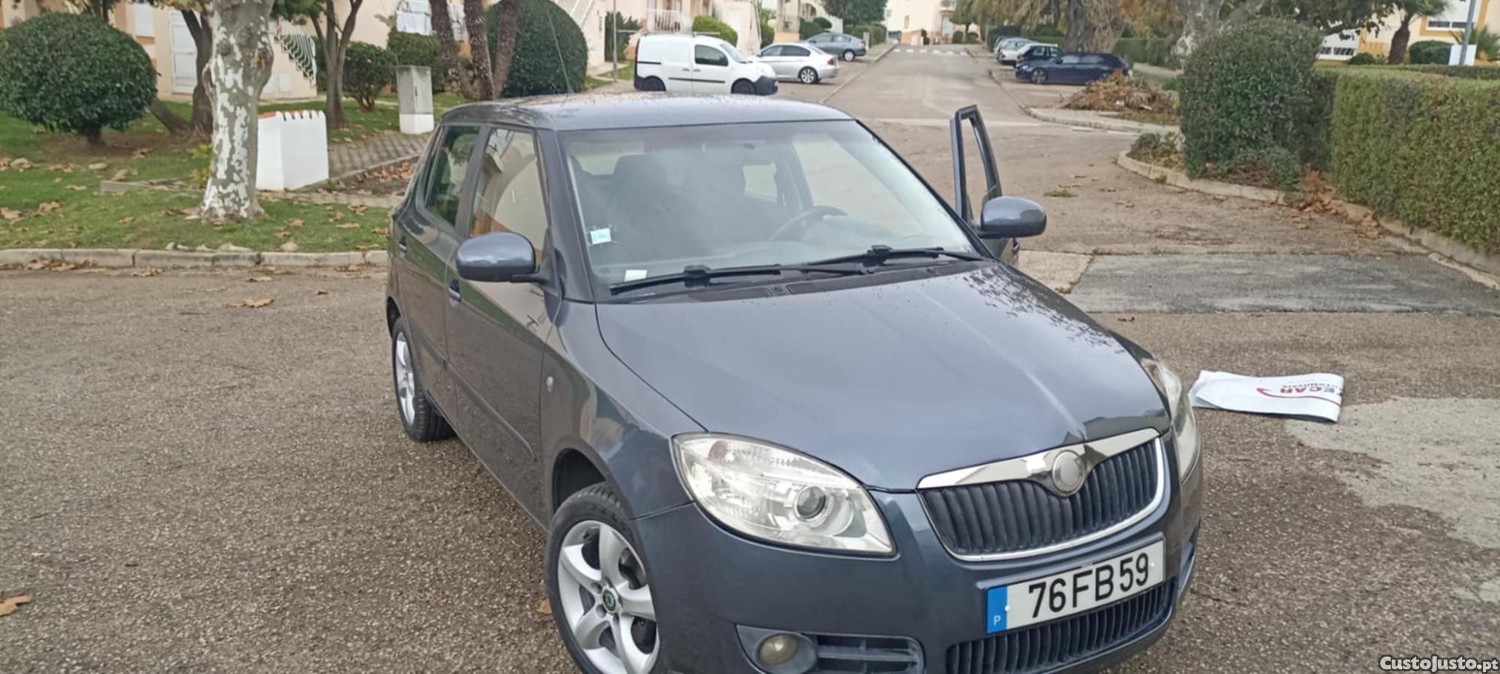Skoda Fabia 1.4 Diesel impecável Só 141.250kms Oportunidade! — fotografia 7
