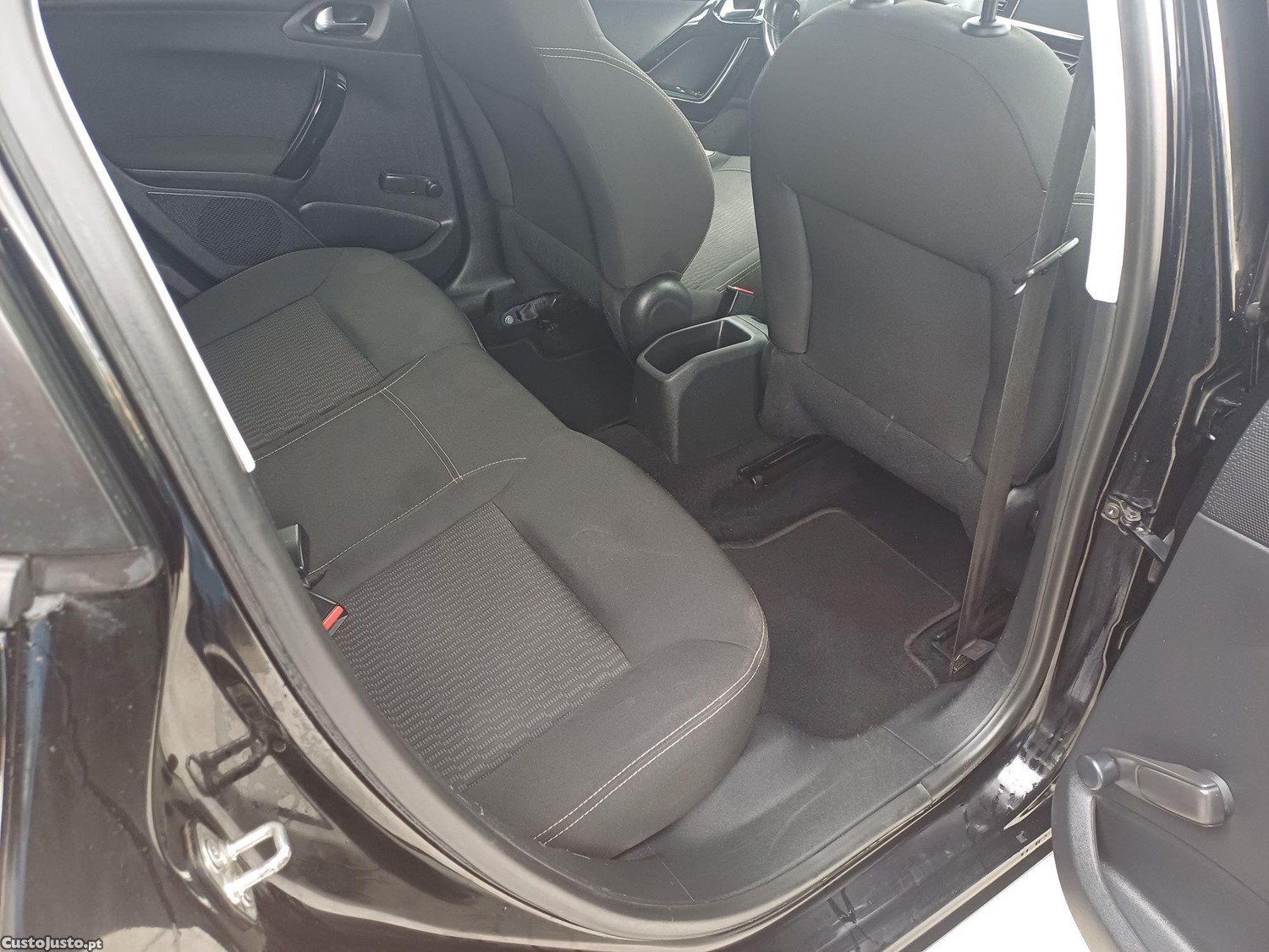 Peugeot 208 1.6 HDI — fotografia 4