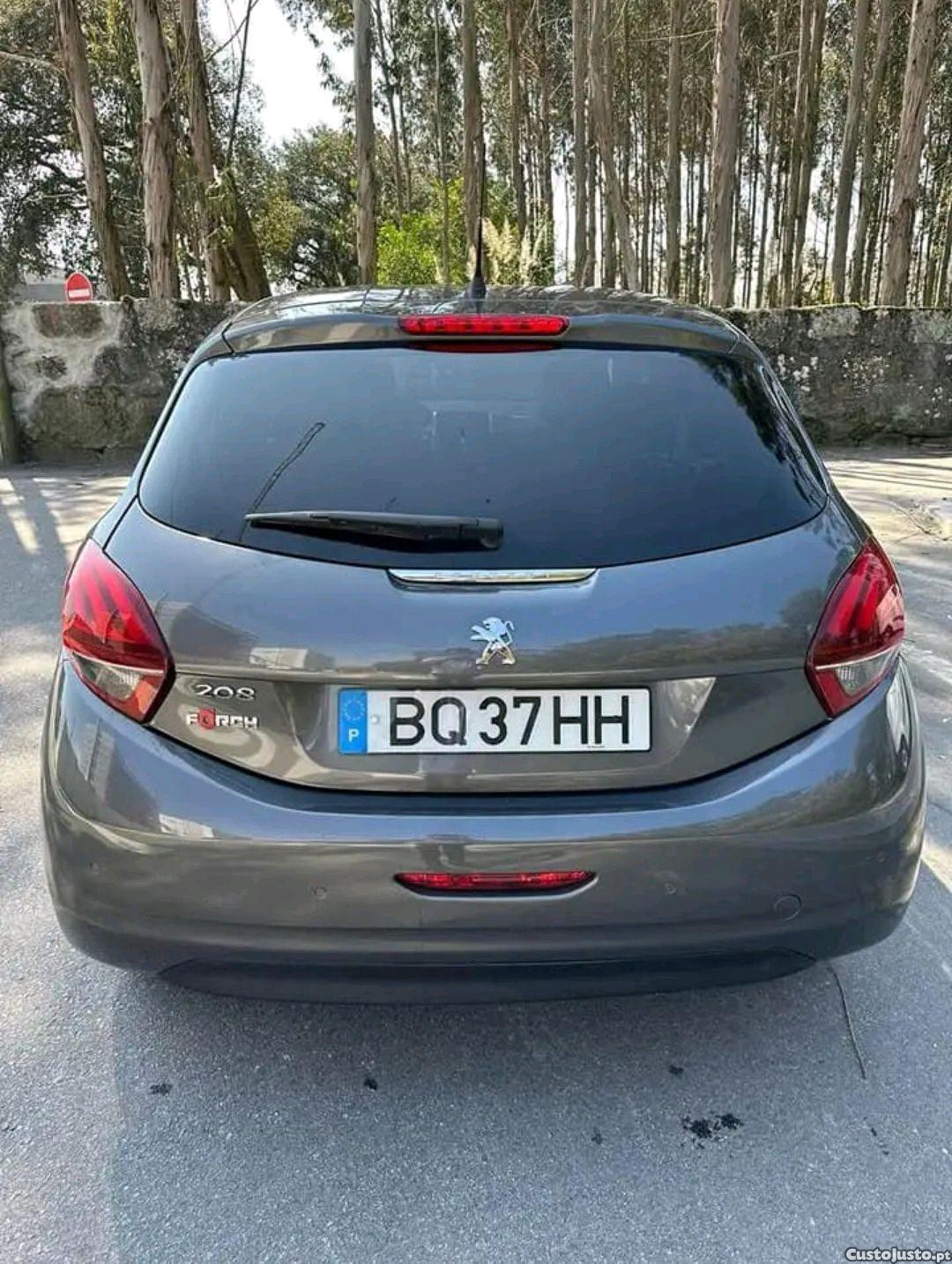Peugeot 208 1.2 82 CV ano 2019 bom estado — fotografia 6