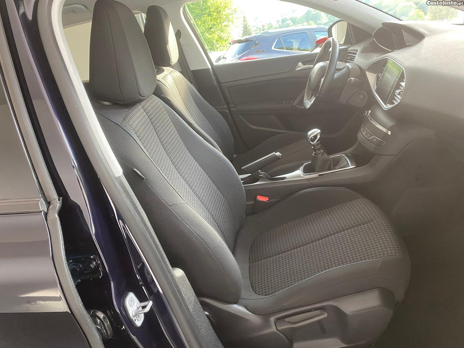 Peugeot 308 1.5 BlueHDi Style — fotografia 16