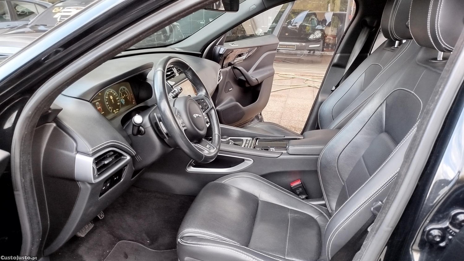 Jaguar F-Pace 2.0 iD4 R-Sport AWD Auto - 16 — photo 3