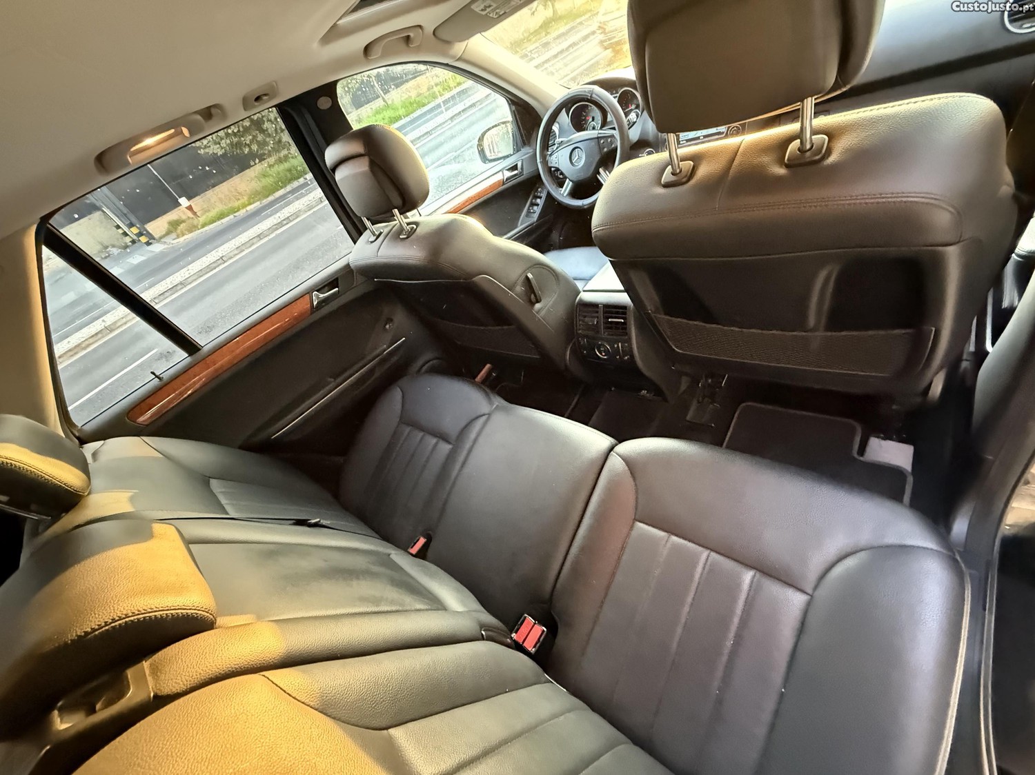 Mercedes-Benz Classe M 4MATIC — fotografia 3
