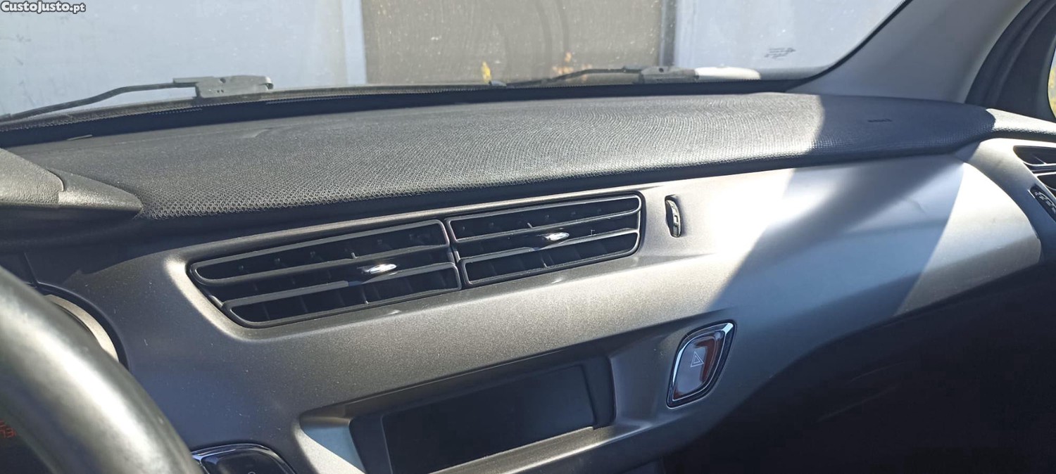 Citroën C3 1.2 Gasolina Literalmente Impecável sò 97500kms — fotografia 3