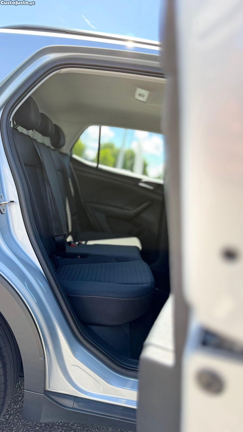 Volkswagen T-Cross 1.0 TSI Life — fotografia 8