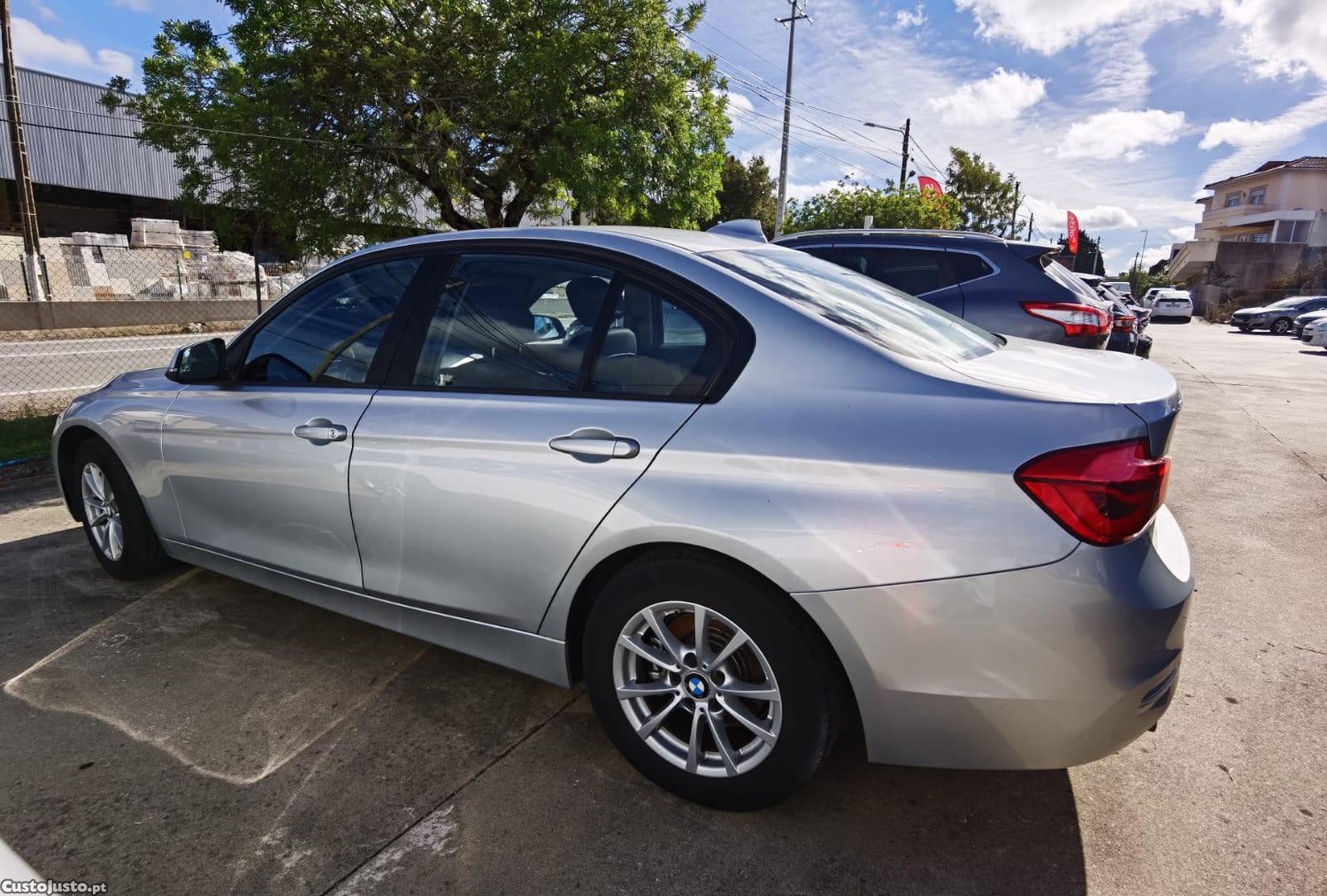 BMW 320 LCI Avantage 190cv — fotografia 3