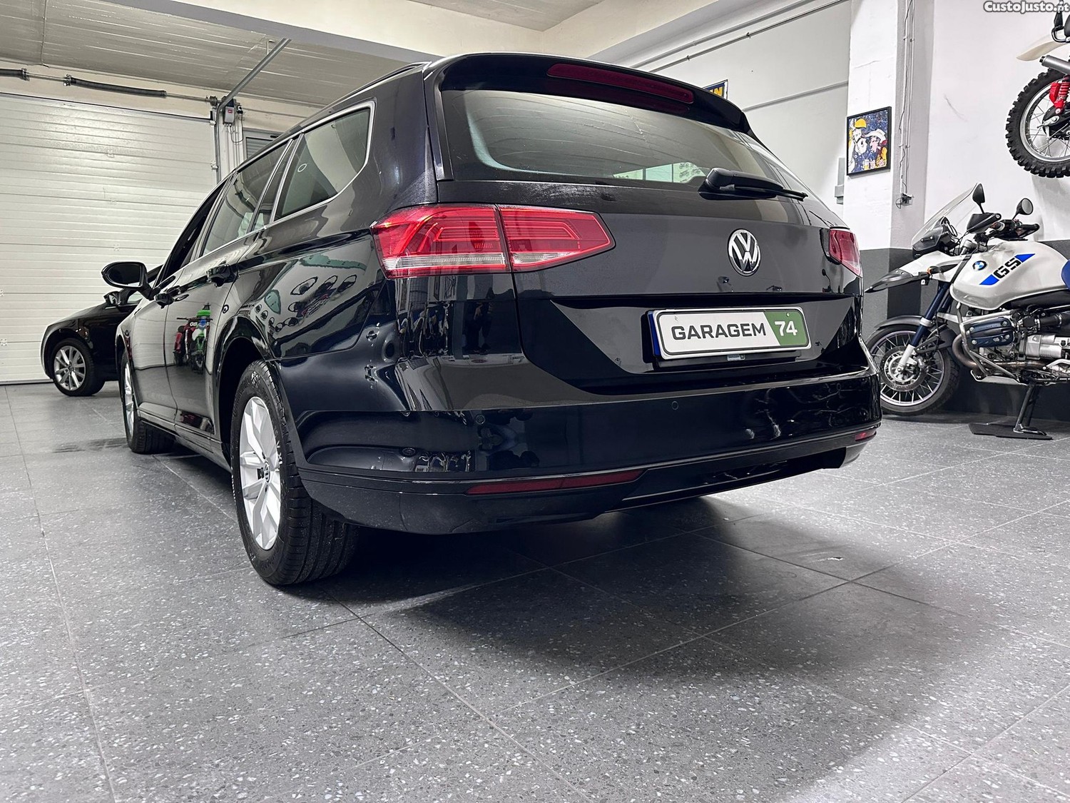 Volkswagen Passat 2.0 TDi Confortline DSG — fotografia 17