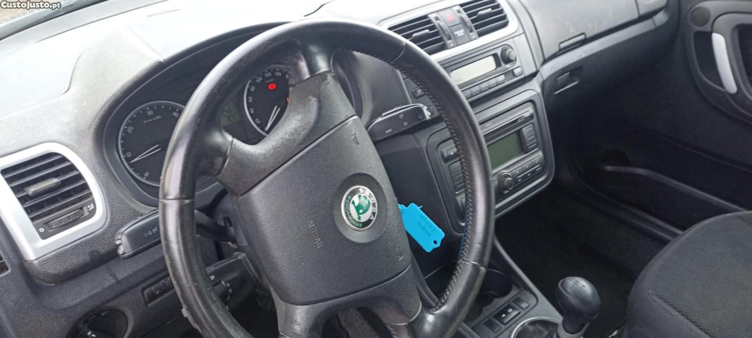 Skoda Fabia 1.4 Diesel impecável Só 141.250kms Oportunidade! — fotografia 6