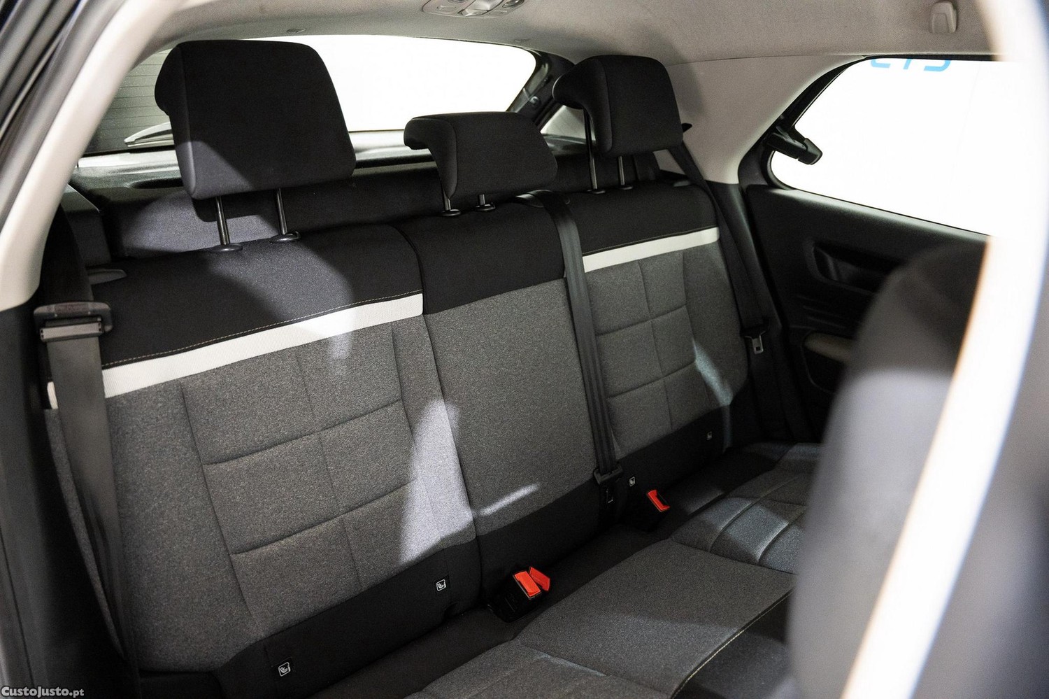 Citroën C4 Cactus 1.2 PureTech Origins — fotografia 3